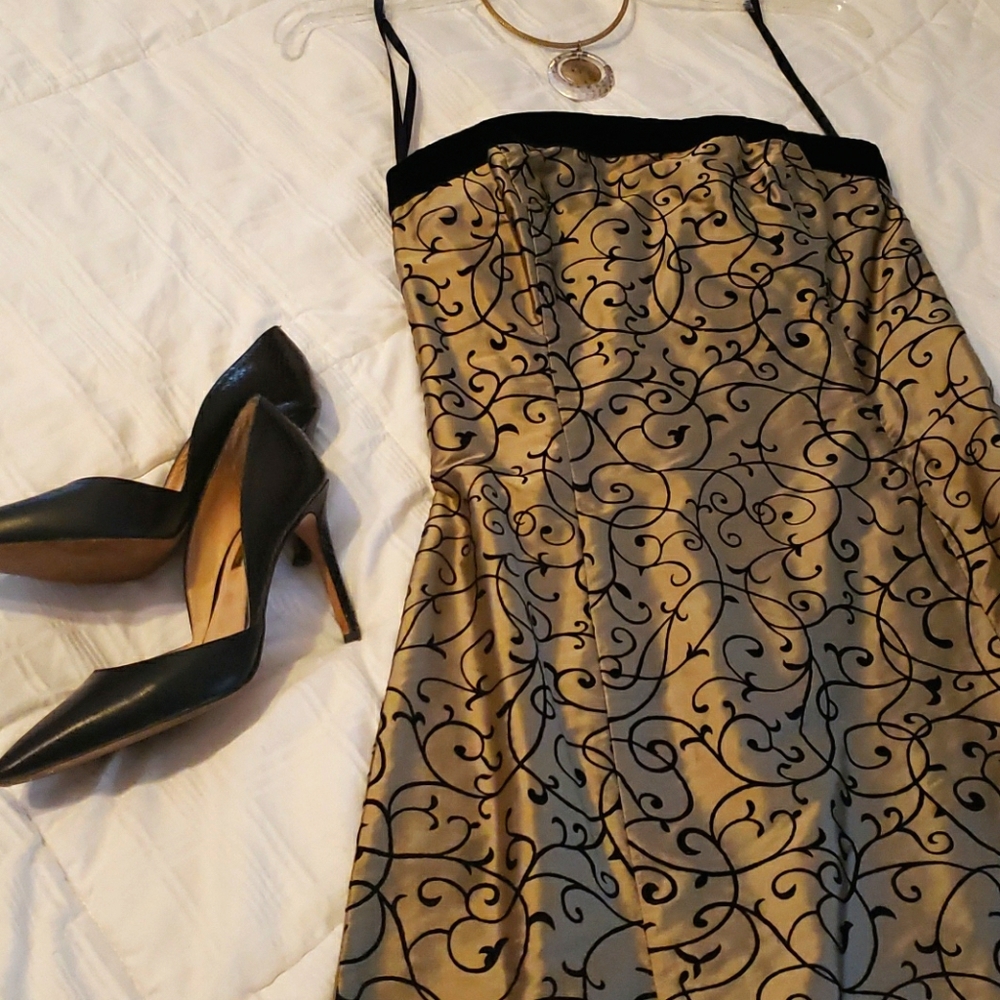 Gold strapless cocktail dress w/black acc Sz 2